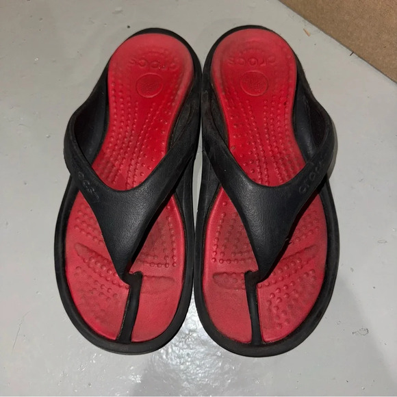 Men’s Crocs Brand Casual Red and Black Rubber Summer Flip Flops Sandals Size: 10 - Picture 16 of 16